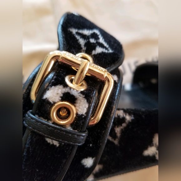 Louis Vuitton Black Jumbo Sandals - Picture 3 of 7